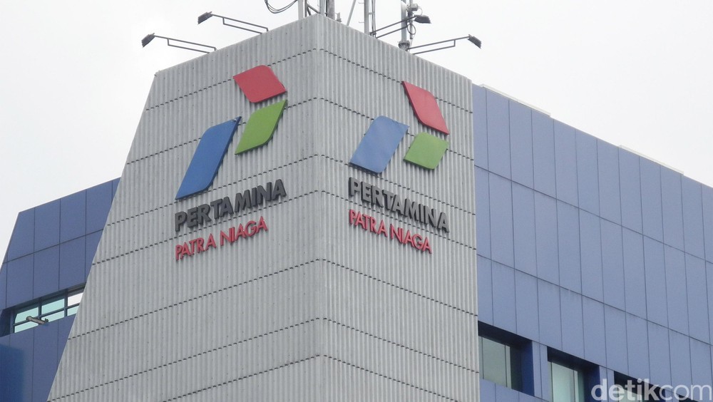 Pertamina Bagi-Bagi BBM! SPBU Swasta Girang?