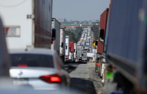 Meksiko Darurat! Sopir Blokade Tol, Logistik Lumpuh Total!