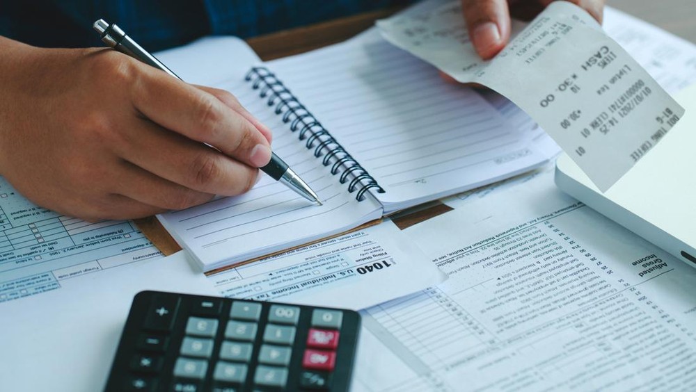 Gaji Aman dari Jeratan Utang? Ini Rumus Ajaibnya!