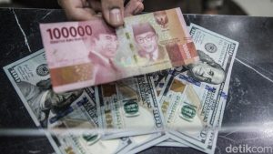 Rupiah Terjun Bebas! Ada Apa di Balik Layar?