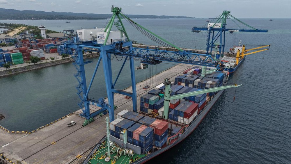 Ekspor Sultra Melejit! Pelabuhan Kendari Kian Sibuk!