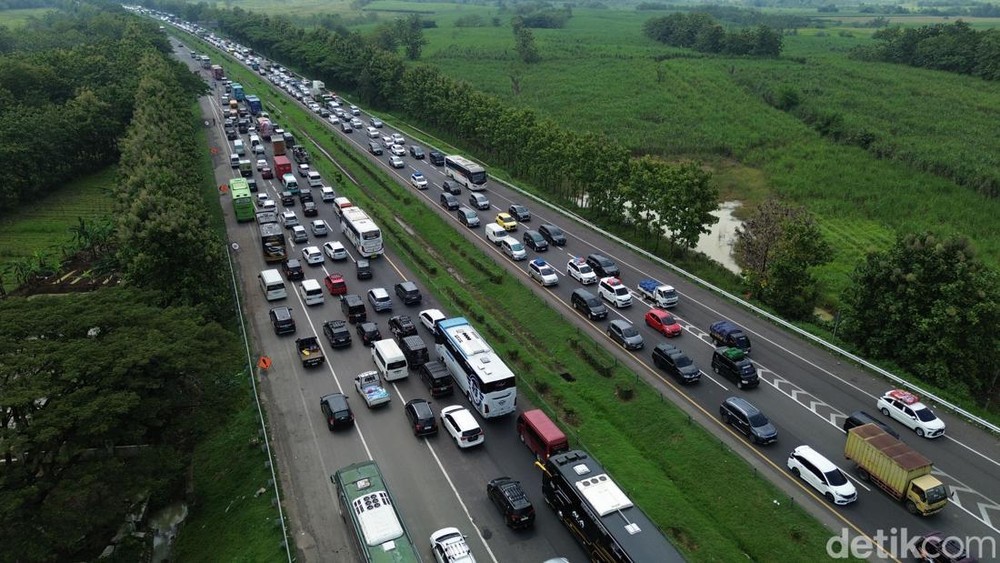 Wajib Tahu! Cara Cek Tol Macet dari HP, Anti Stres!