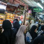 Pasar Jatinegara Diserbu! Kue Lebaran Ludes Diburu!