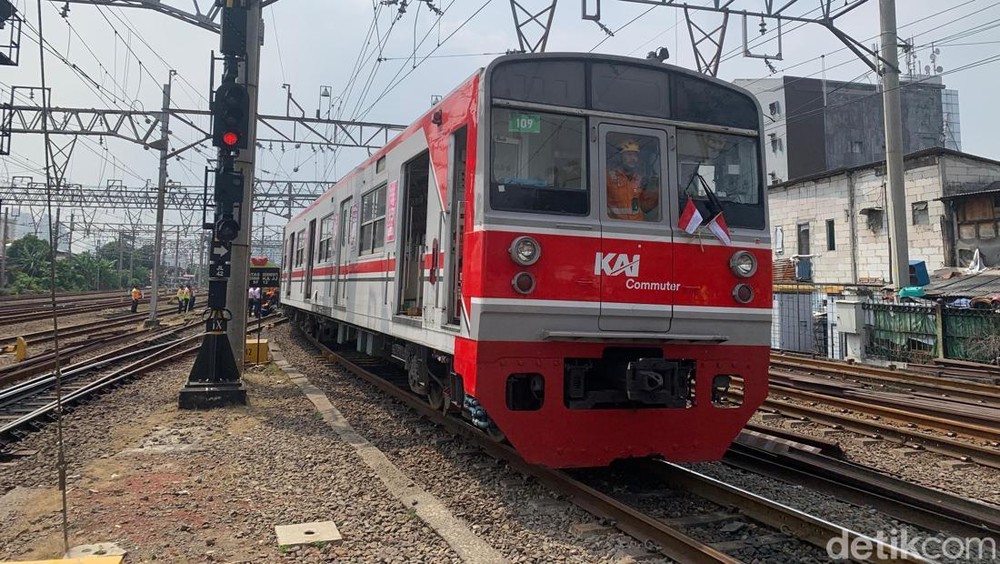 KRL Jabodetabek Meledak! Data Ini Bikin Geleng Kepala!