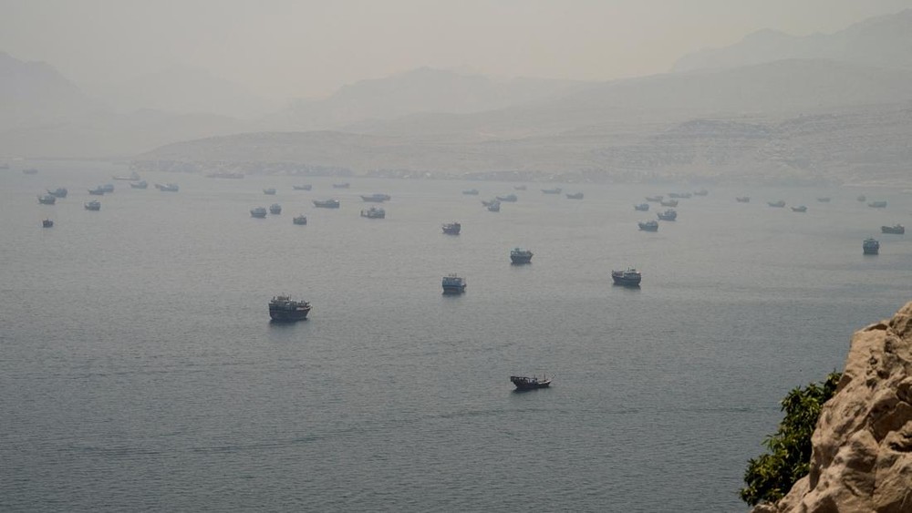 Kapal LNG Akhirnya Bebas! Selat Hormuz Terbuka?