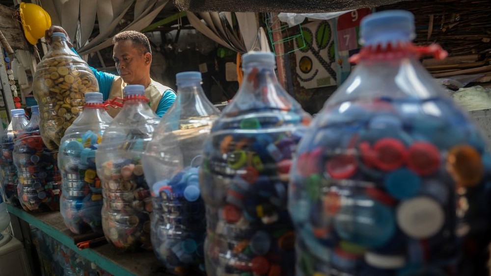 Luar Biasa! Sampah Tutup Botol Jadi Harta Karun di Tangerang!
