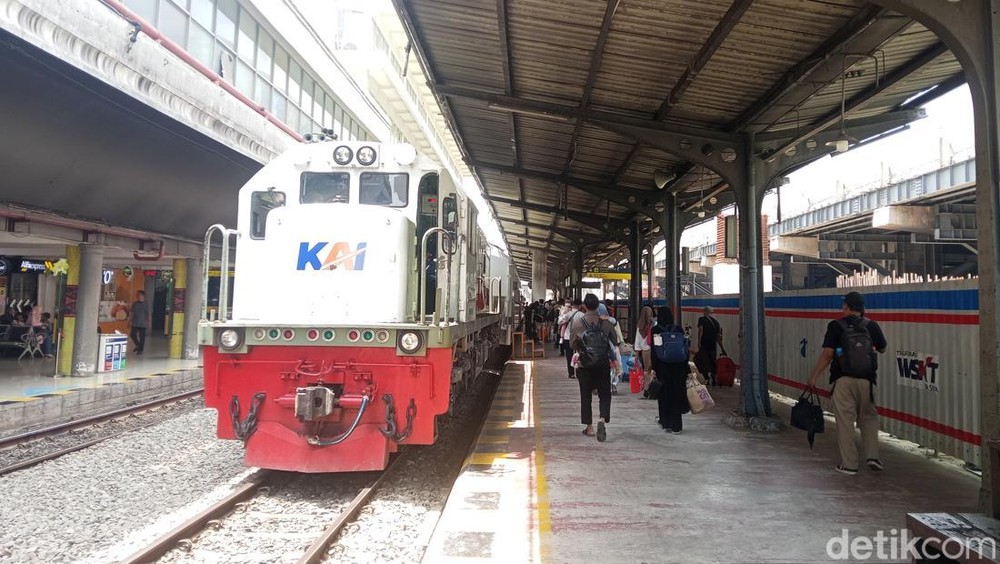 Terungkap! Jumlah Armada Kereta KAI Bikin Melongo!