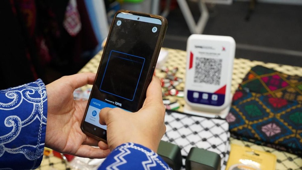 QRIS: Senjata Rahasia Bisnis Modern, Omzet Auto Naik!