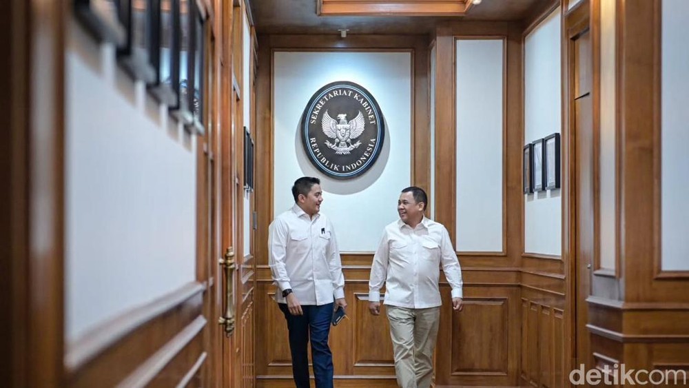 Bocor! Seskab Teddy & Haji Isam Kopi Darat, Ada Apa?