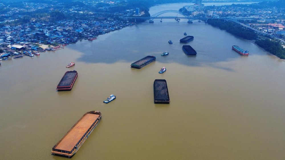 Sungai Mahakam Menyusut, Nasib Batu Bara di Ujung Tanduk!