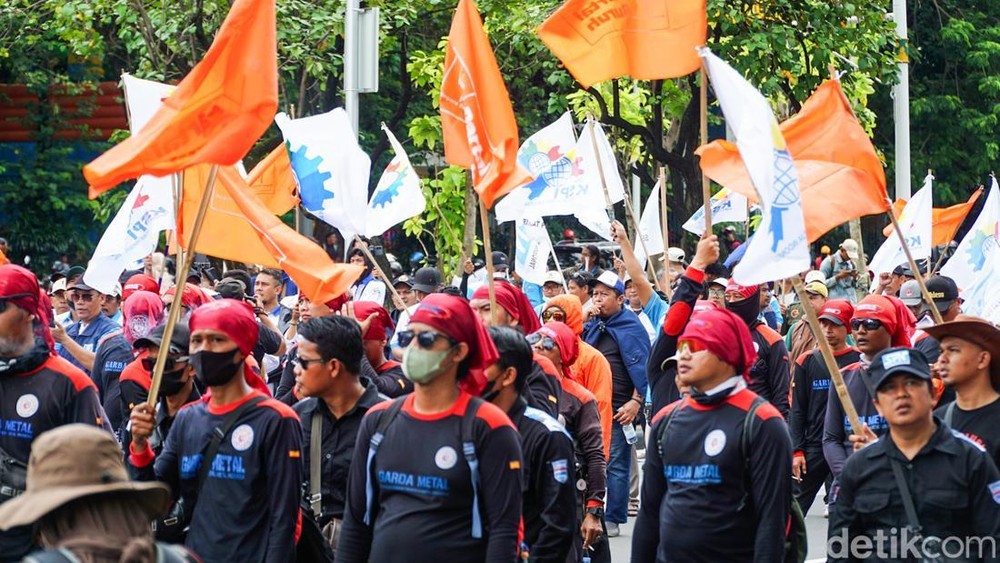 UMP 2027: Buruh Ngotot 9%, Pengusaha Bongkar Risiko Besar!
