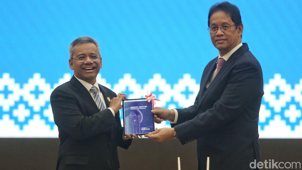Purbaya Lega! Utang Whoosh Triliunan Kini di Tangan Suahasil