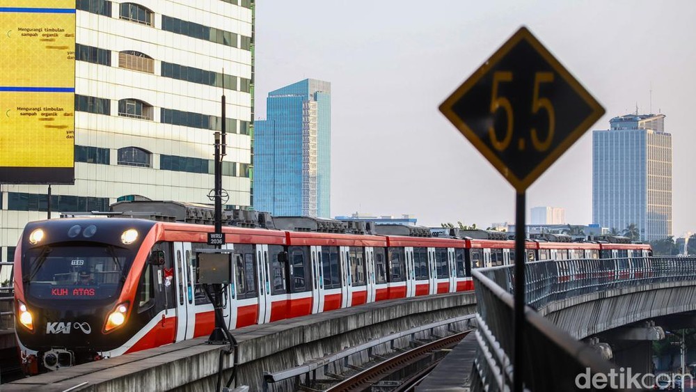 LRT Jabodebek Berangkat Lebih Pagi, Cek Jadwalnya!