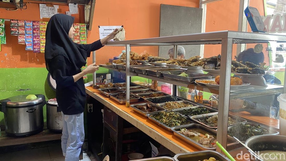 Dampak Pedas Cabai Rp100 Ribu: Warteg Serba Salah!