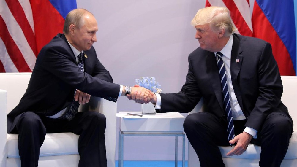 Trump Copot Sanksi BBM Rusia, Harga Solar Anjlok!