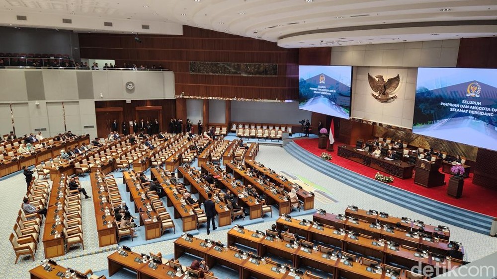 Nasib Buruh! RUU Ketenagakerjaan Segera Disahkan