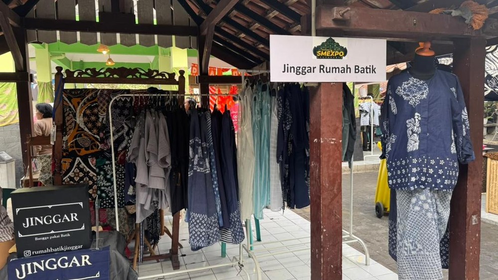 Omzet Ratusan Juta, Rahasia Sukses Batik Lokal!