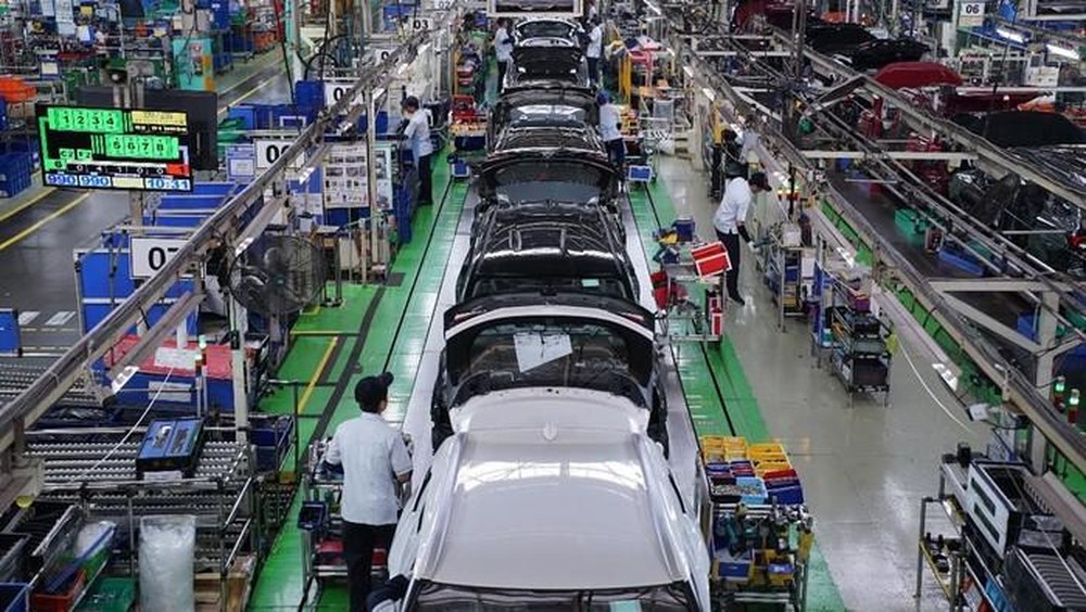 Otomotif Melejit, Menperin: Deindustrialisasi Hoaks!