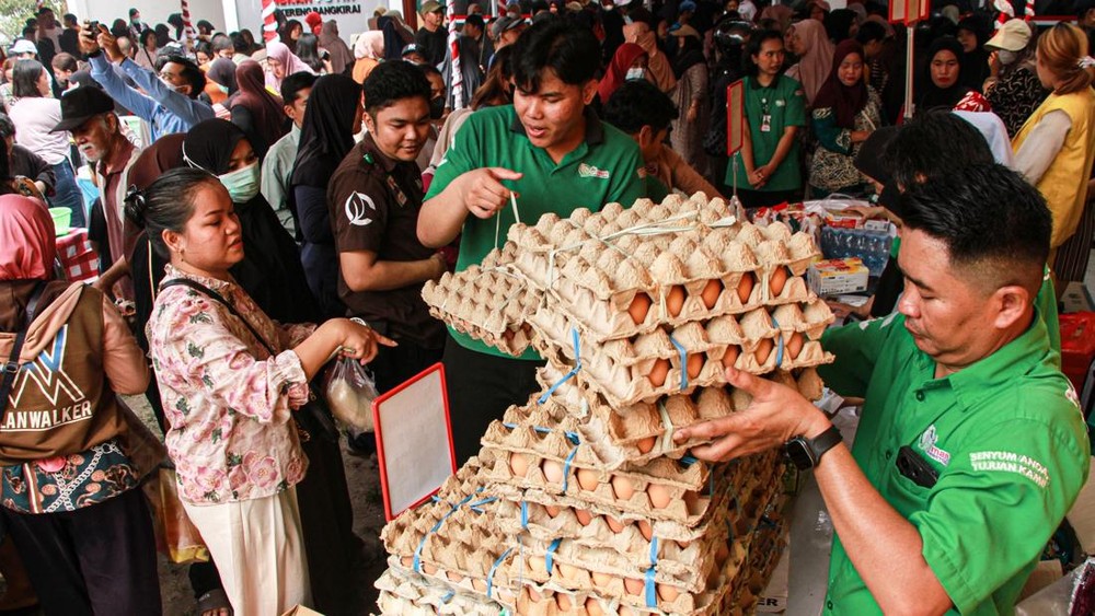 Sembako Murah Diserbu Warga Palangka Raya!